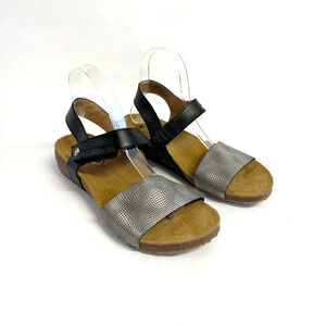 NWOT OTBT Florence Flexible Cork Wedge Sandal - Summer Leather Hook and Latch